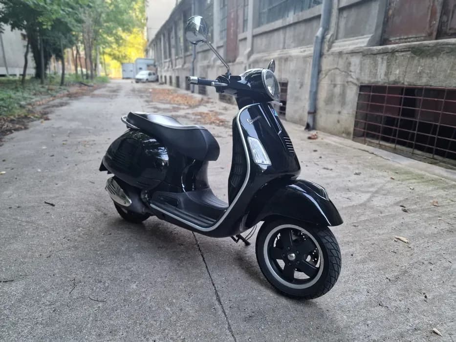 Vespa GTS 300 ie vand/schimb | Preț: 2.899,98 EUR | Locație: Sector 6, București Vespa GTS 300 ie vand/schimb - Sector 6, București - 2.899,98 EUR - motocicletă second hand