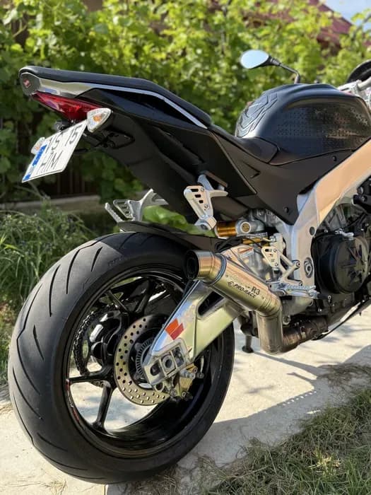 Imagine 1/7: Aprilia Tuono V4R 1000 APRC vand/schimb Adventure | Aprilia | Preț: 5.999 EUR | Locație: Iași, Iași Aprilia Tuono V4R 1000 APRC vand/schimb Adventure - Aprilia - anul 2011 - Iași, Iași - 5.999 EUR - imagine 1 din 7 - motocicletă second hand