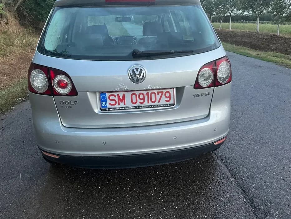 Imagine 1/6: VW Golf 5 Plus 1.6 FSI Schimb cu platforma auto ! | Volkswagen Golf | Preț: 3.450 EUR | Locație: Satu Mare, Satu Mare VW Golf 5 Plus 1.6 FSI Schimb cu platforma auto ! - Volkswagen - Golf - anul 2006 - Satu Mare, Satu Mare - 3.450 EUR - imagine 1 din 6 - mașină second hand