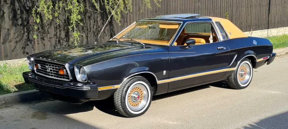 Imagine 1/4: Ford Mustang * Fab. 1977* Raritate Manual V6 *Deosebit* unele Variante | Ford Mustang | Preț: 13.900 EUR | Locație: Botoșani, Botoșani Ford Mustang * Fab. 1977* Raritate Manual V6 *Deosebit* unele Variante - Ford - Mustang - anul 1977 - Botoșani, Botoșani - 13.900 EUR - imagine 1 din 4 - mașină second hand