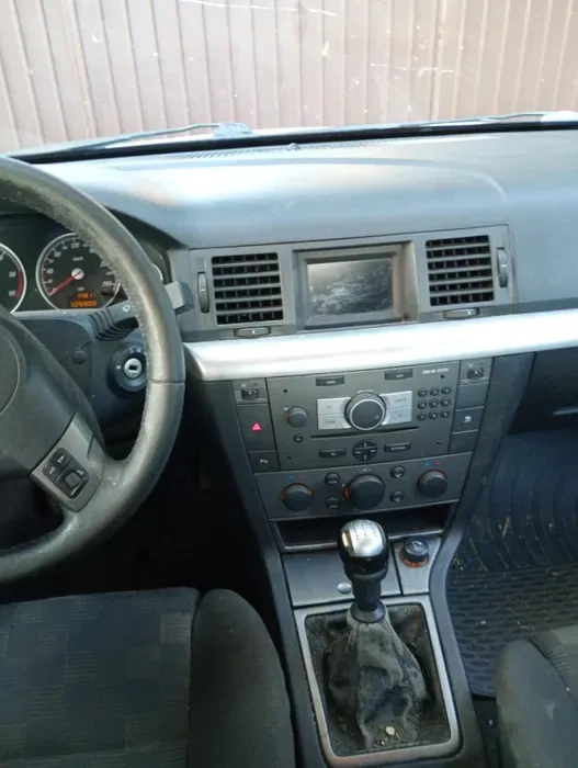 Imagine 1/8: Vand schimb vectra c | Opel | Preț: 799,99 EUR | Locație: București, București Vand schimb vectra c - Opel - anul 2003 - București, București - 799,99 EUR - imagine 1 din 8 - mașină second hand