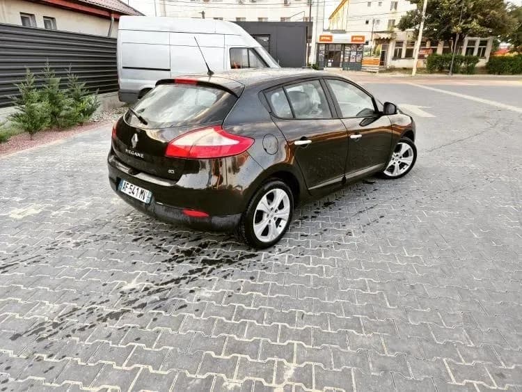 Renault Megane 3, 2010 Euro 5, 1.5 DCi 110 cp, CASH/RATE/VARIANTE | Preț: 3.450 EUR | Locație: Focșani, Vrancea Renault Megane 3, 2010 Euro 5, 1.5 DCi 110 cp, CASH/RATE/VARIANTE - Focșani, Vrancea - 3.450 EUR - mașină second hand
