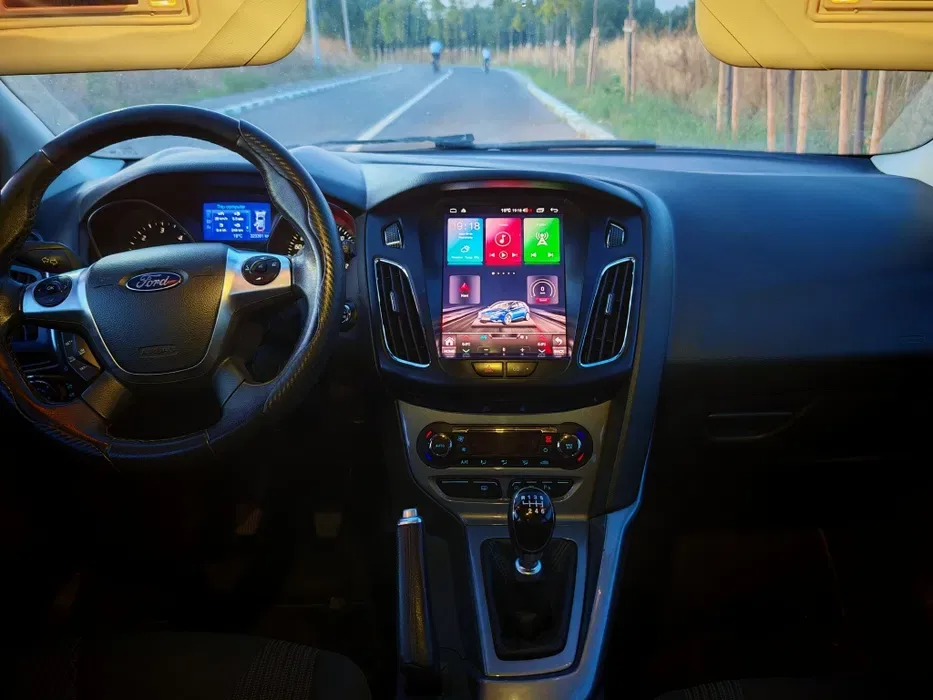 Imagine 1/7: Ford focus Titanium variante schimb | Ford Focus | Preț: 4.800 EUR | Locație: București, București Ford focus Titanium variante schimb - Ford - Focus - anul 2013 - București, București - 4.800 EUR - imagine 1 din 7 - mașină second hand