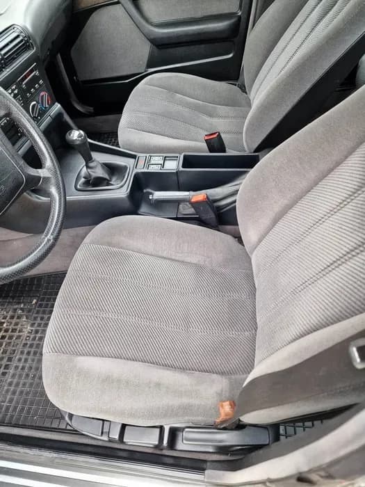 Imagine 1/8: Vând/schimb Bmw e34 520 | BMW 5 Series | Preț: 5.300 EUR | Locație: Slobozia, Ialomița Vând/schimb Bmw e34 520 - BMW - 5 Series - anul 1991 - Slobozia, Ialomița - 5.300 EUR - imagine 1 din 8 - mașină second hand