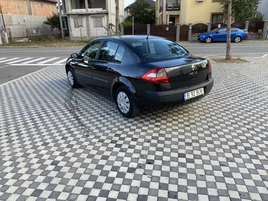 Imagine 1/6: Vand/Schimb Renault Megane 2 2006 1.5DCi Clima/Perdelute/Variante | Renault Megane | Preț: 1.250 EUR | Locație: Sector 1, București Vand/Schimb Renault Megane 2 2006 1.5DCi Clima/Perdelute/Variante - Renault - Megane - anul 2006 - Sector 1, București - 1.250 EUR - imagine 1 din 6 - mașină second hand
